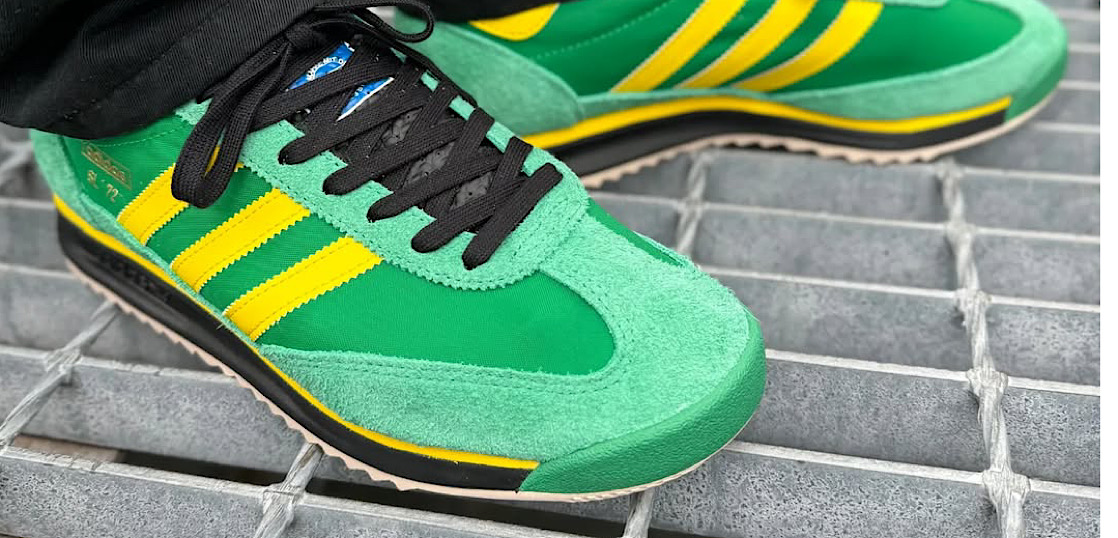 大人気 adidas SL 72 RS 優しい色合いでコーデに合わせやすい 一軍フェスファッションを突撃スナップ！最先端のスニーカー